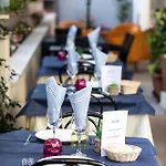 Hotel Amadei Figaro & 3*