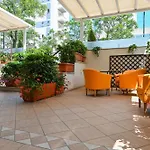 Hotel Amadei Figaro & 3*