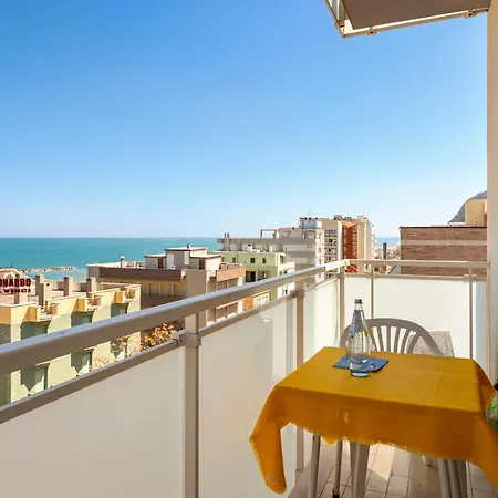 Amadei Figaro & Hotel 3*