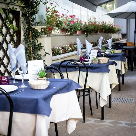 Amadei Figaro & Hotel