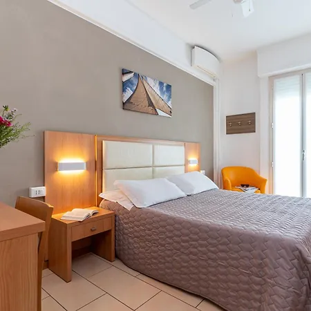 Amadei Figaro&apartments Hotel 3*