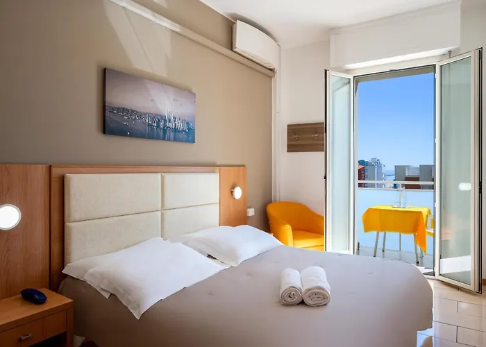 Otel Amadei Figaro & 3*