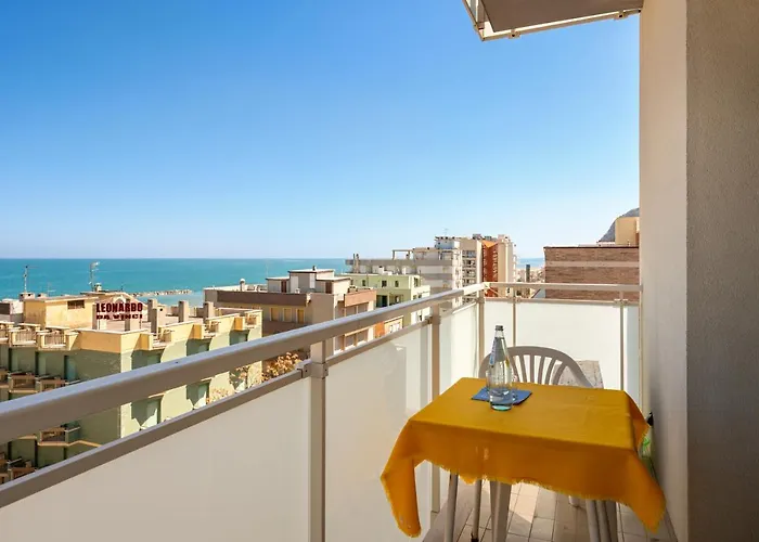 Amadei Figaro & מלון 3*