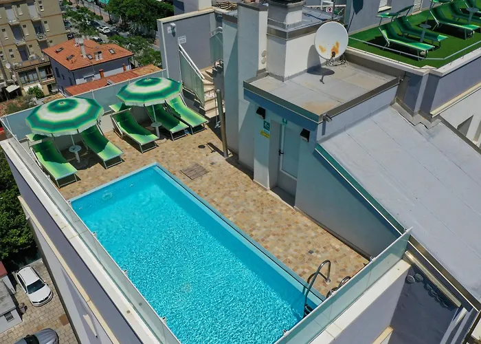 Amadei Figaro & 3* פסארו